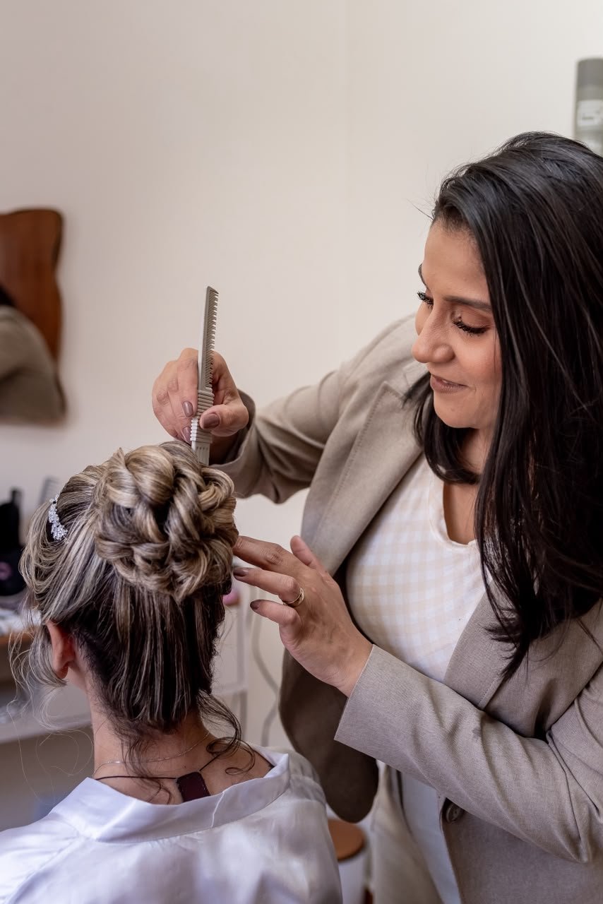 Penteado elegante para uma ocasião especial